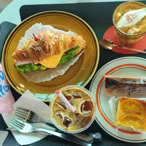 베이커리카페 힐로 사진 1