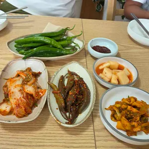 소문난엄나무닭칼국수 사진