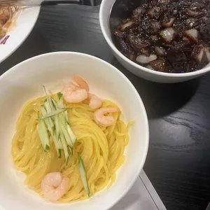 란이 대표 사진
