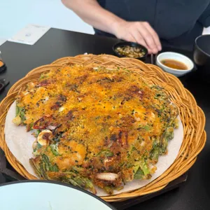 윤우재 샤브칼국수 대표 사진