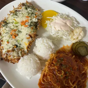 피터팬돈까스 사진 1