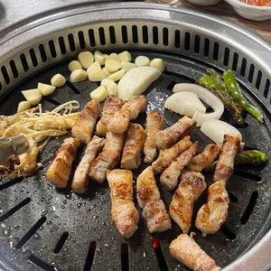 메밀꽃돼지 사진