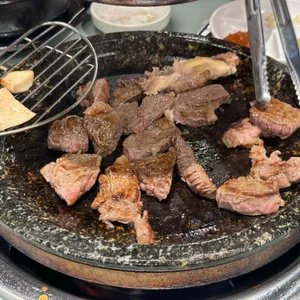 꾸석지돌판한우 대표 사진