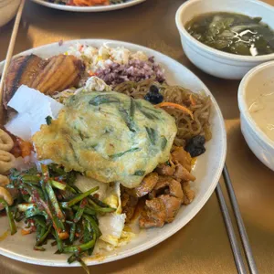 큰손솥뚜껑꽃도리탕한식뷔페 대표 사진