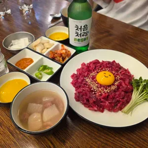 미옥육회 사진