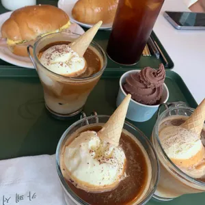카페서들 사진