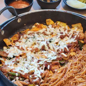 유가네닭갈비 사진