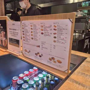 스트릿 리뷰 사진
