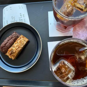 평화와평화, 사진 2