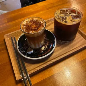 플루토플루토x언덜 사진