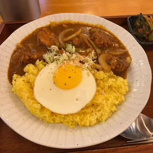 커리우드 사진