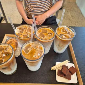 투닷츠 로스터즈 사진