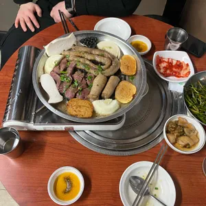 원조한우곱창돼지촌 사진 2