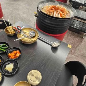 연평도꽃게품은닭볶음탕 드럼통솥뚜껑 사진