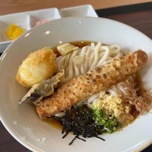 우츠 대표 사진
