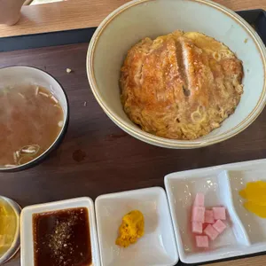 우츠 대표 사진