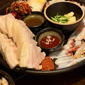 모퉁이집 대표 사진