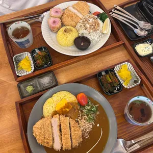 커리우드 대표 사진