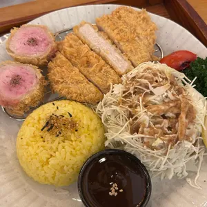 커리우드 사진