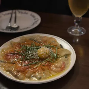 윤공 사진