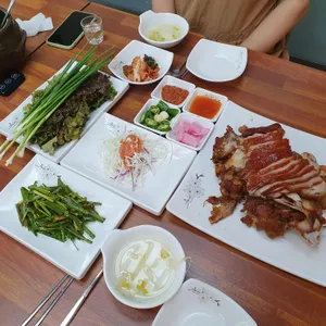 진흥왕족발 사진