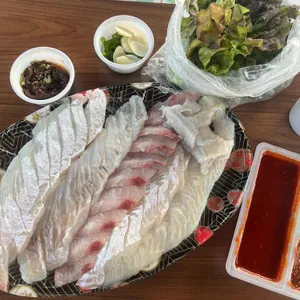 비치수산회센터 대표 사진