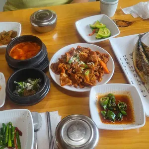 출렁다리웰빙건강쌈밥 사진 1