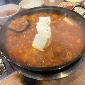 별난돼지김치찌개&뒷고기 대표 사진