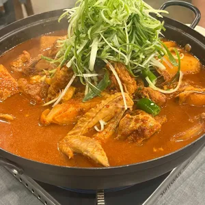 솥뚜껑닭볶음탕 사진