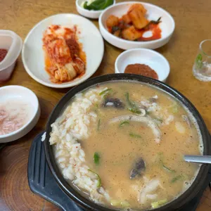 아로가 실비순대국 사진