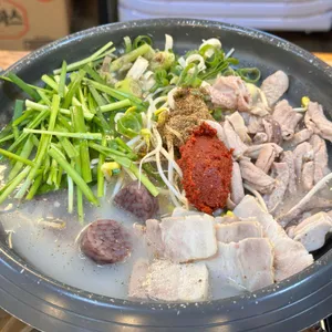냄비국밥 사진