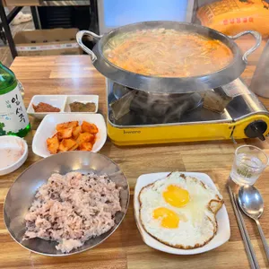 냄비국밥 대표 사진