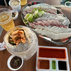 비치수산회센터 대표 사진