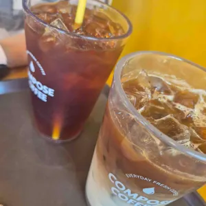 컴포즈커피 제니스점 사진 1