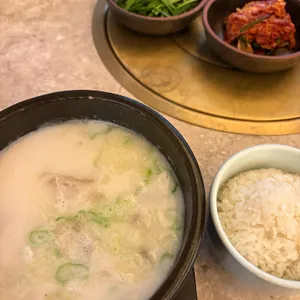 거대돼지국밥 사진