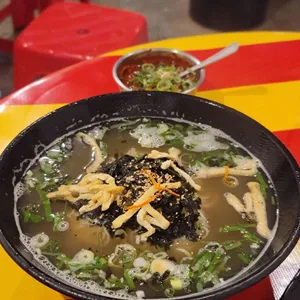 숯불쭈꾸미 멸치국수 사진