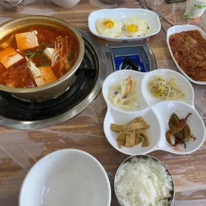 밥잘주는곰 사진