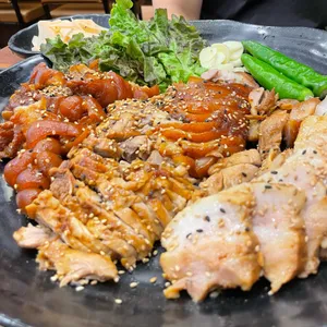 하영족발과보쌈 사진