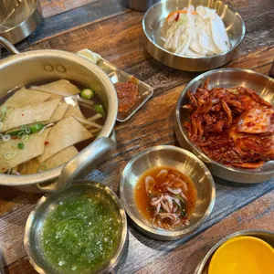 호야네족발 사진