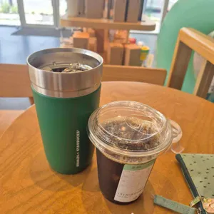 스타벅스 대표 사진