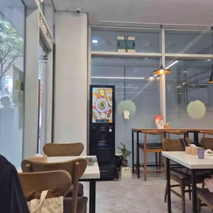 오므파탈 리뷰 사진