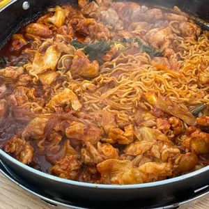 빨간대문닭갈비전문점 사진 2