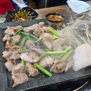 훔쳐온뒷고기 사진 1