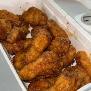교촌치킨 사진