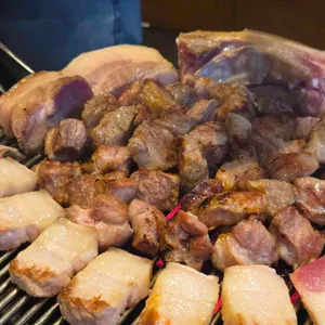 돈65 대표 사진