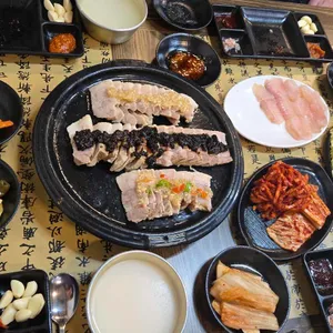 흑마늘보쌈 사진 2