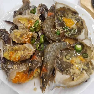 명현만의 간장게장 사진 1