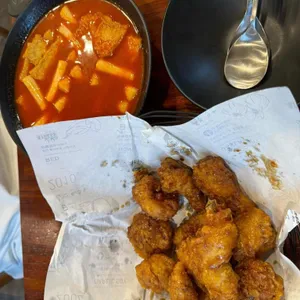 교촌치킨 사진 1