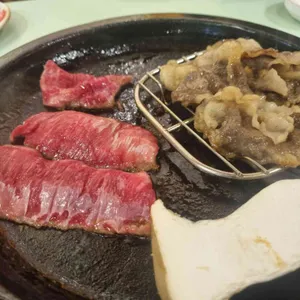 꾸석지돌판한우 사진