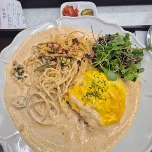 오므파탈 대표 사진